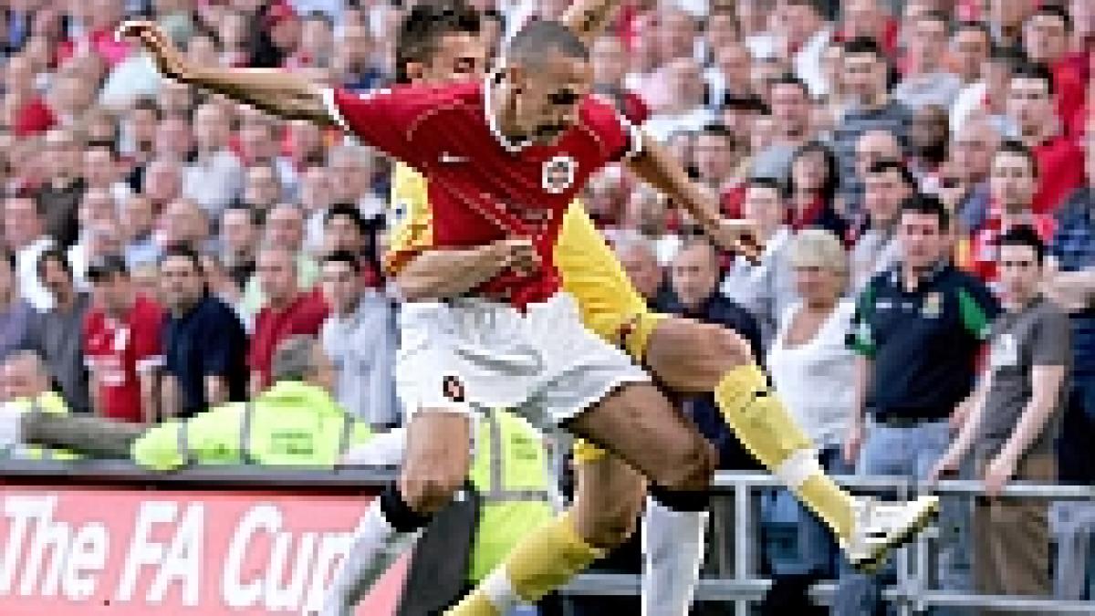 Rio Ferdinand: acum - căpitan la Manchester United, în trecut - un băieţel într-o piesă de teatru(VIDEO)