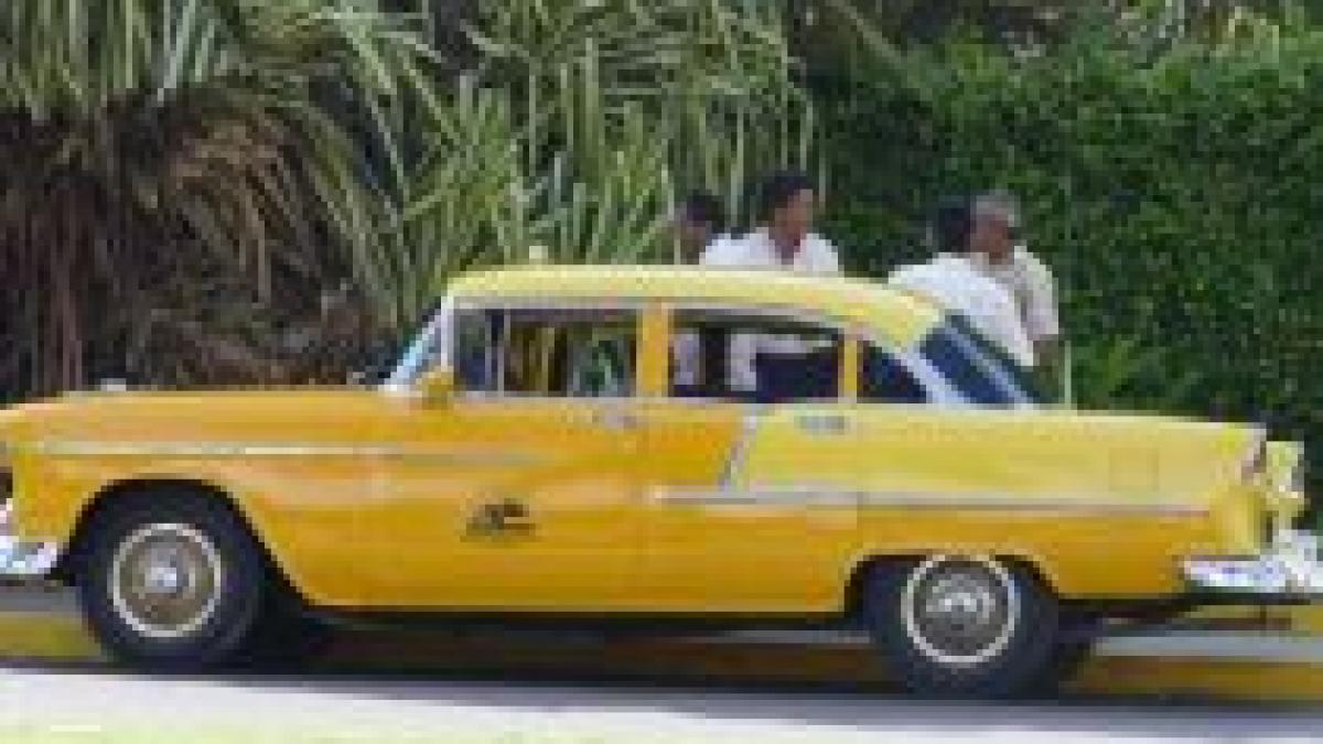 Cuba. Soluţie pentru ieşirea din criză: toţi proprietarii de maşini vor putea face taximetrie