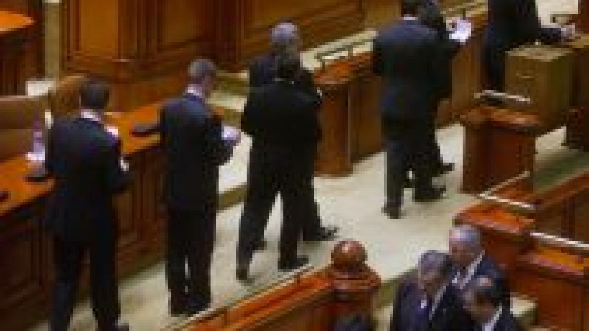 ?Somnul? parlamentarilor costă: cazare de 400.000 de euro pe lună 

