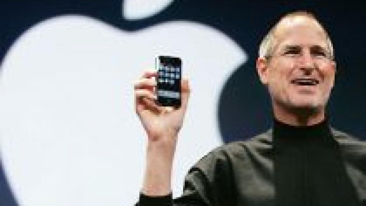 Preşedintele Apple, Steve Jobs, intră în concediu medical. Acţiunile companiei scad cu 10 procente

