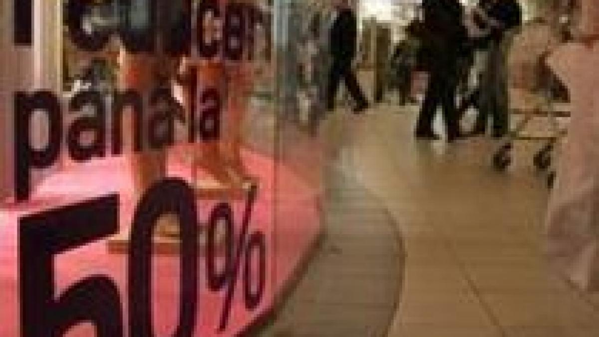 S-a dat startul la sezonul reducerilor. Magazinele afişează preţuri cu până la 70% mai mici