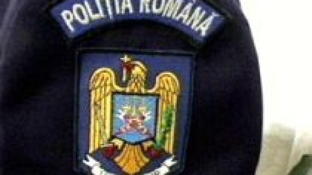 Iaşi. Un urmărit general, găsit sub patul mamei