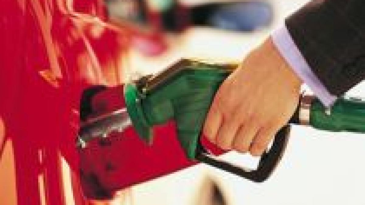 Preţul petrolului a coborât sub 33 de dolari pe baril, după acordul Rusia-Ucraina

