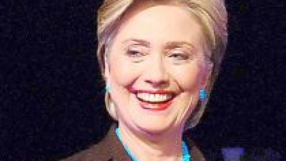 Hillary Clinton promite să pună capăt paranoii din era George Bush 

