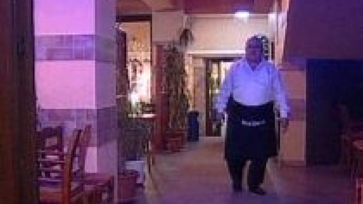 O fetiţă de patru ani a ajuns la spital după ce clientul unui restaurant a folosit un spray paralizant 