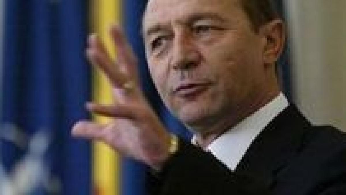 Retragerea lui Băsescu din cursa prezidenţială: Intenţie serioasă sau scenariu electoral?