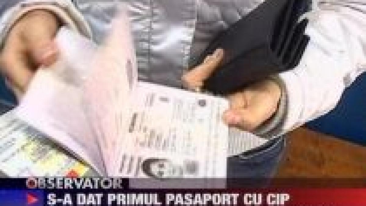 A fost eliberat primul paşaport biometric românesc. Continuă polemica "numărul diavolului" 