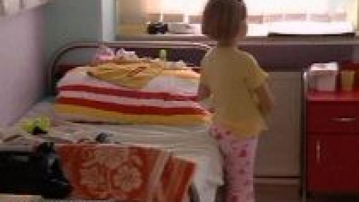 Spital, amendat pentru că nu a permis tatălui să stea cu copilul internat