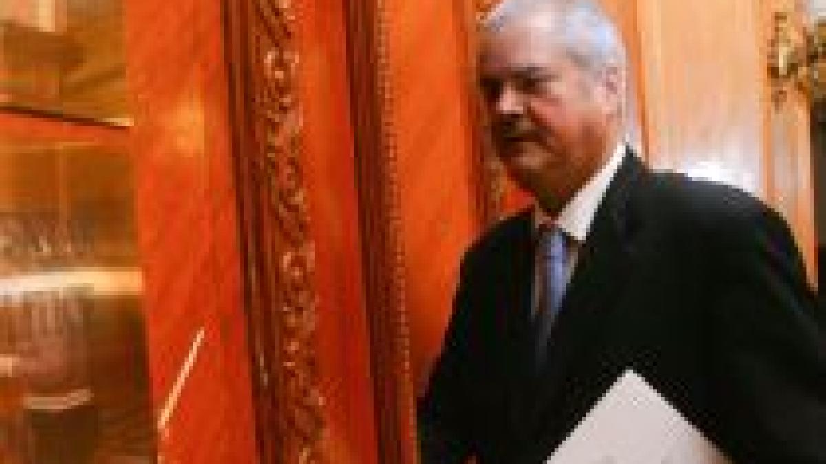 Premierul nu înţelege de ce Năstase ?se încăpăţânează să nu ajungă în faţa justiţiei?

