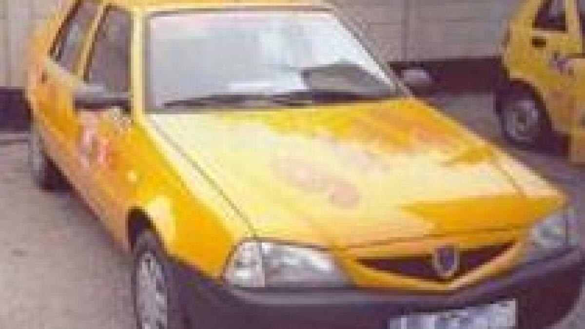 Taximetrist fără permis de conducere, prins pe străzile din Piteşti