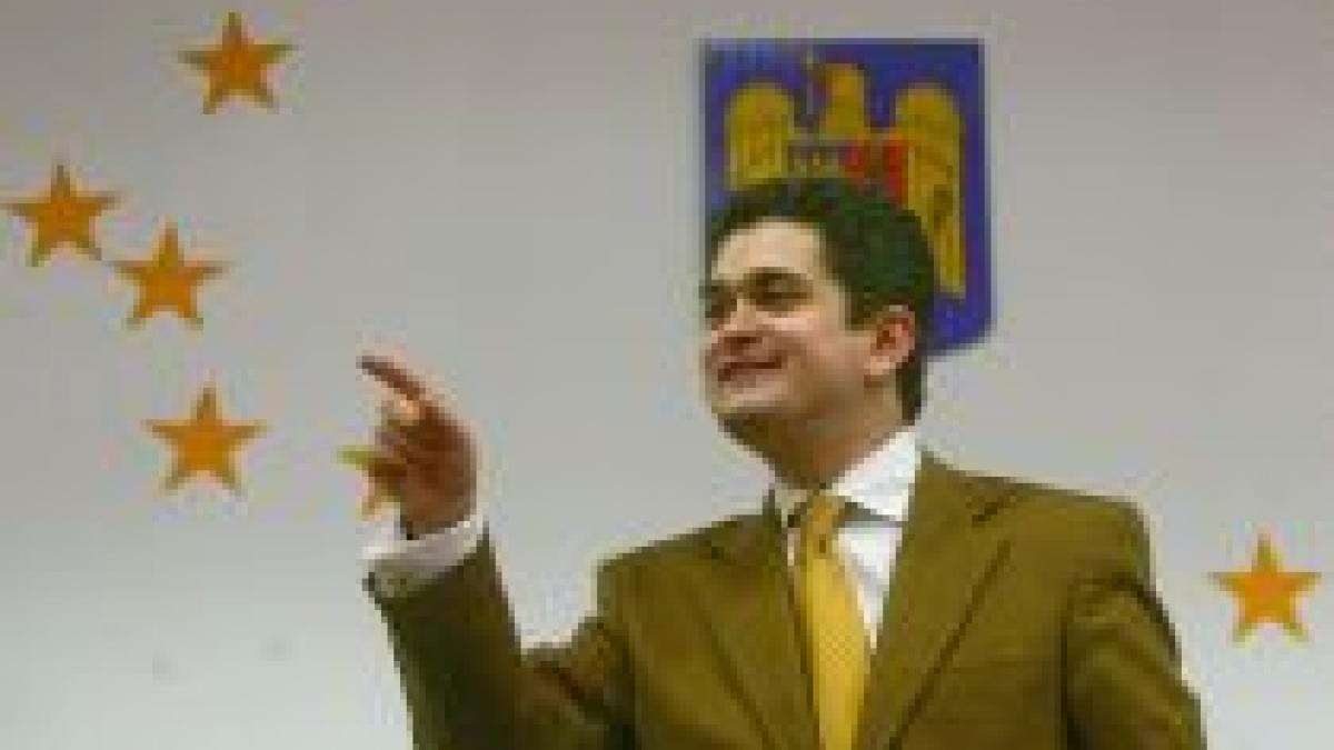 Theodor Paleologu, în conflict cu primăria Bucureşti şi proprii angajaţi pe tema caselor de patrimoniu 

