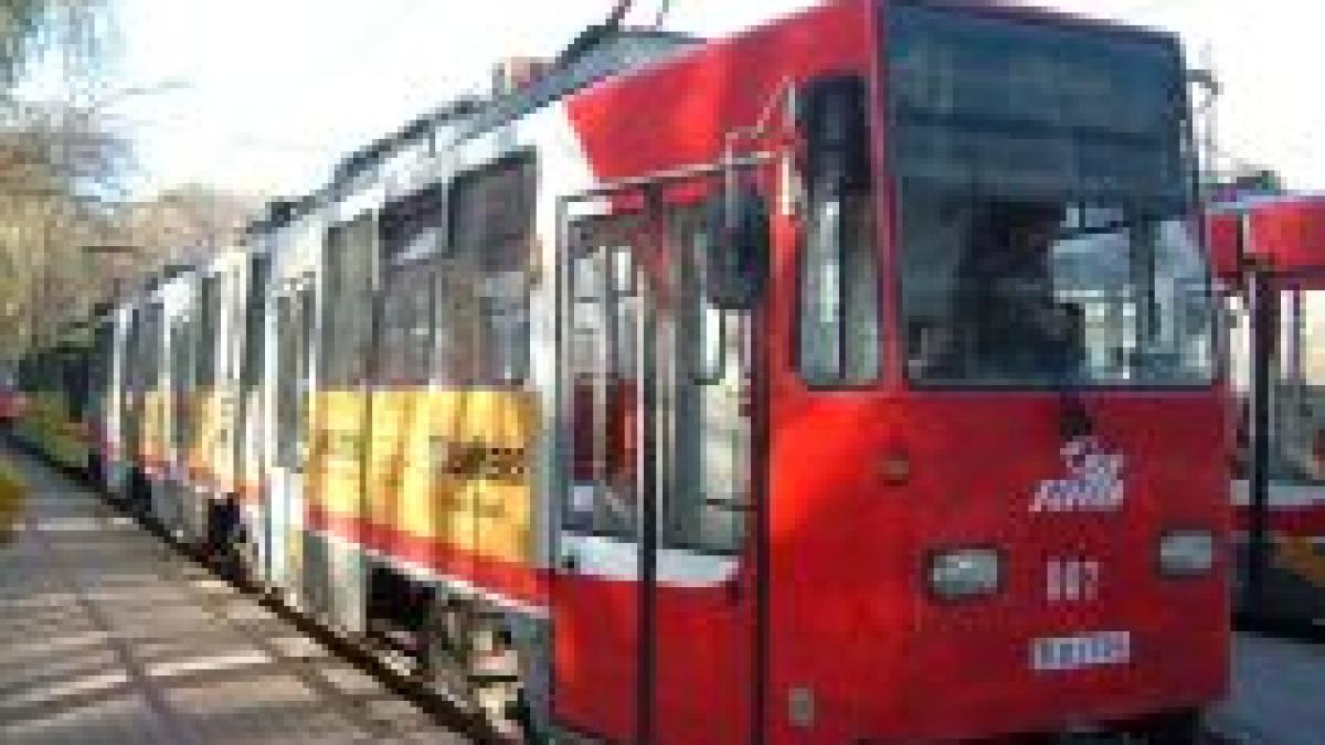 Circulaţia tramvaiului 41 va fi oprită, duminică, din cauza reviziei tehnice
