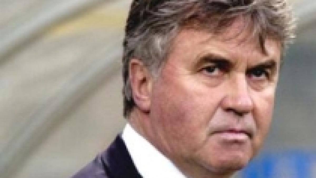 Banii lui Abramovici dictează: Hiddink va antrena în paralel Chelsea şi naţionala Rusiei