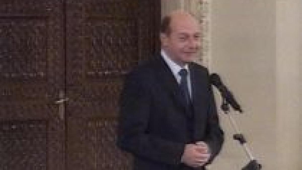 Băsescu atacă din nou presa: Trusturile conduse de moguli discreditează autoritatea statului