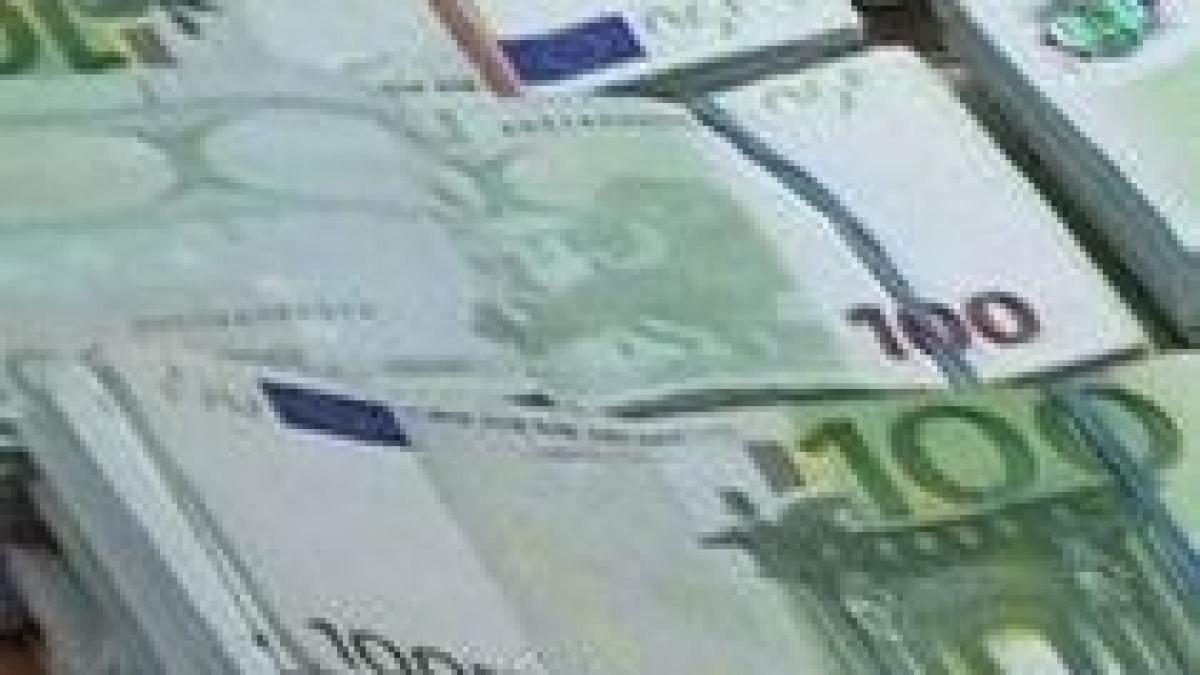 Leul îşi continuă deprecierea, în raport cu euro. Vezi cursul afişat de BNR