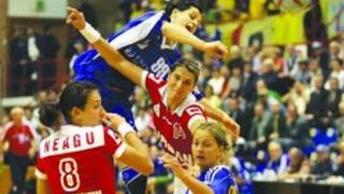 Rulmentul Braşov relansează Liga Naţională de handbal feminin, după 41-36 cu Oltchim