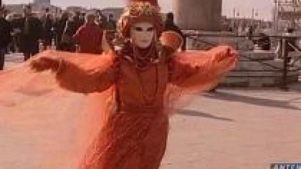 Aproape un milion de turişti sunt aşteptaţi, de luni, la carnavalul de la Veneţia