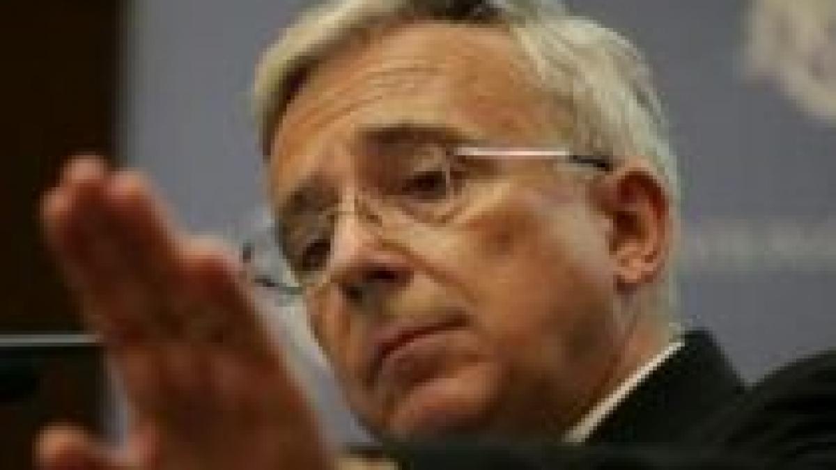 Isărescu, consultat de Guvern pe tema politicii anticriză