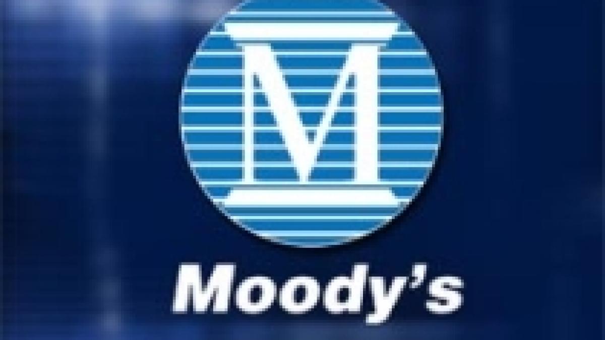 Moody's modifică la negativ perspectiva "A3/P-2" a grupului Daimler 