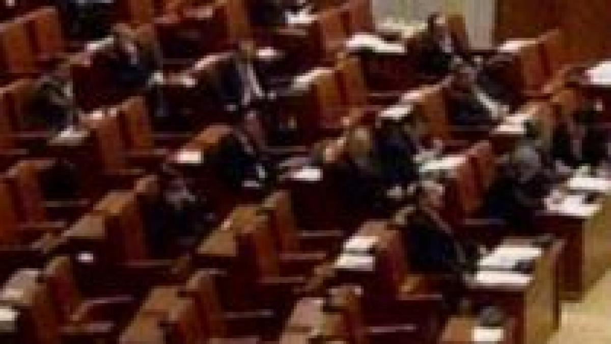 Bugetele ministerelor, aprobate de Parlament după dezbateri acide