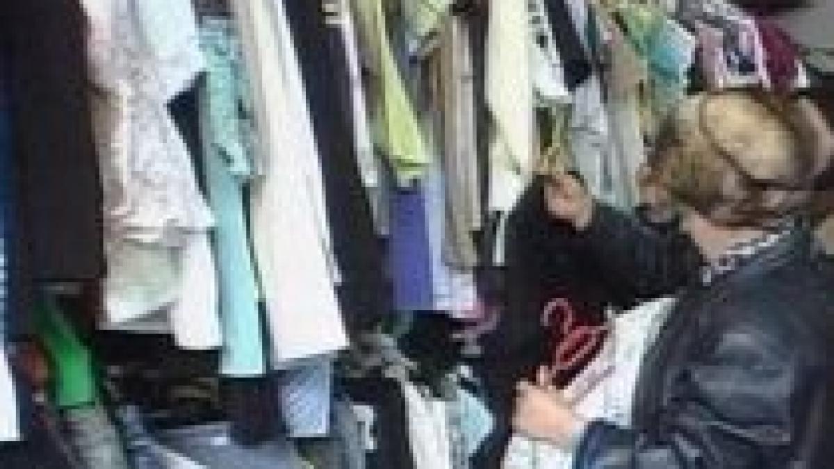 Consecinţele crizei economice: Vânzările magazinelor second-hand au crescut cu 20%