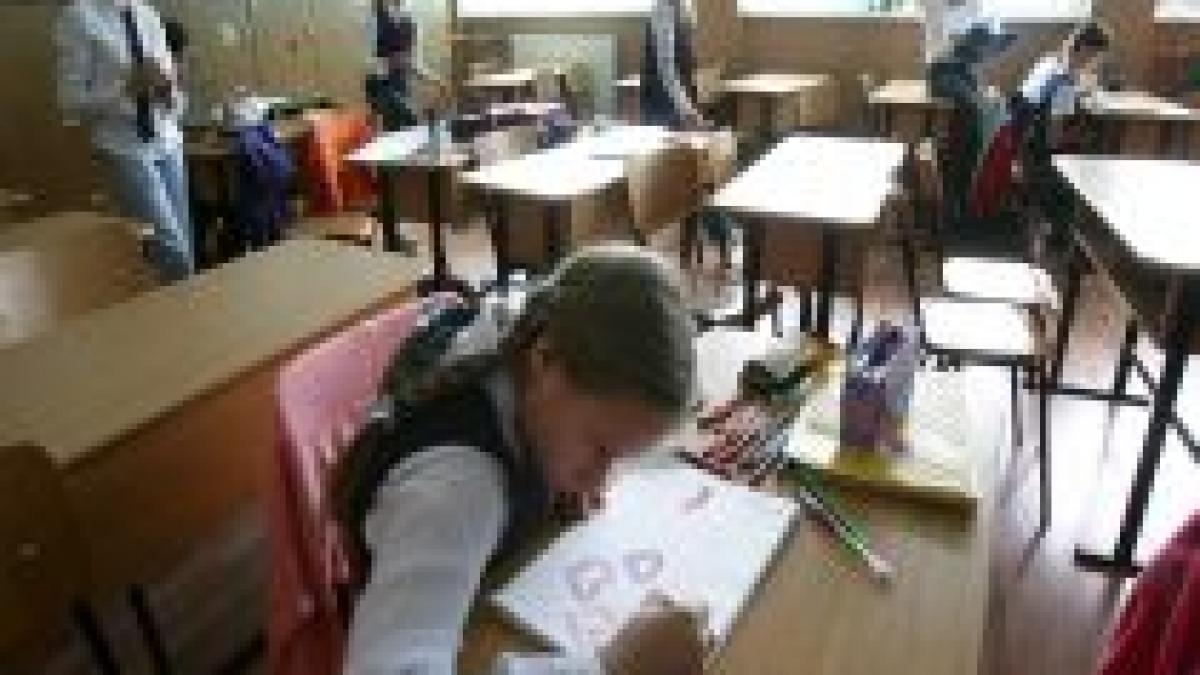 Fără salarii de merit pentru profesori, fără abonamente reduse pentru elevi