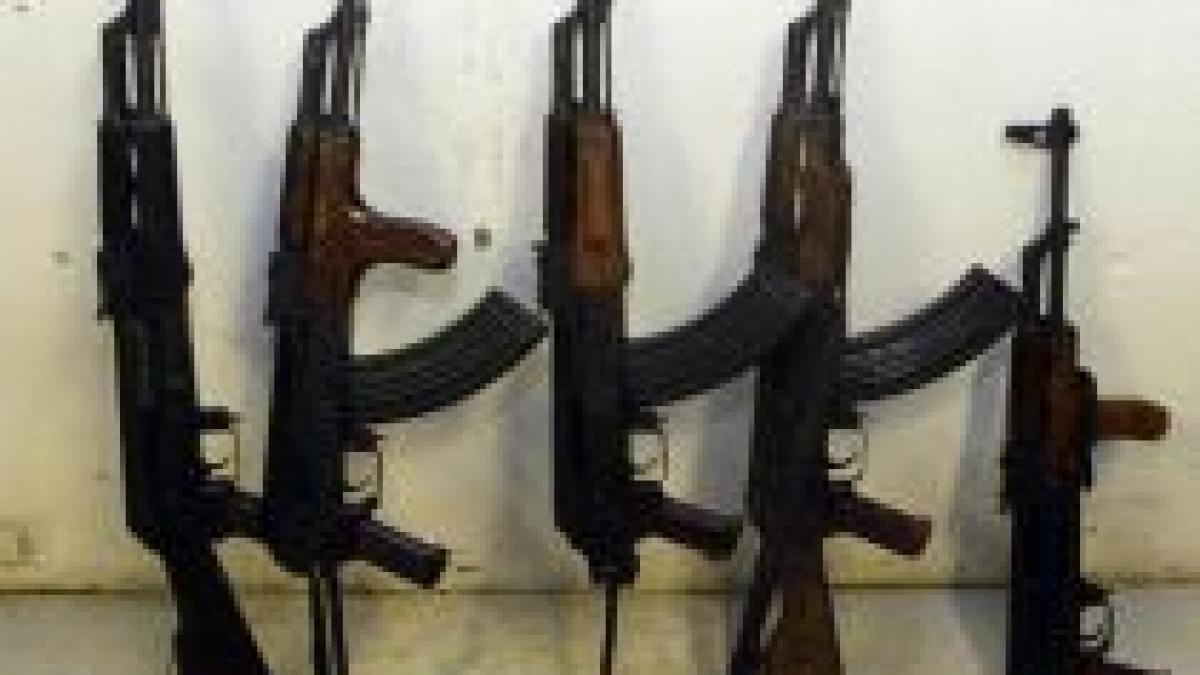 Furtul de arme de la Ciorogârla: 11 persoane, trimise în judecată. Află numele inculpaţilor