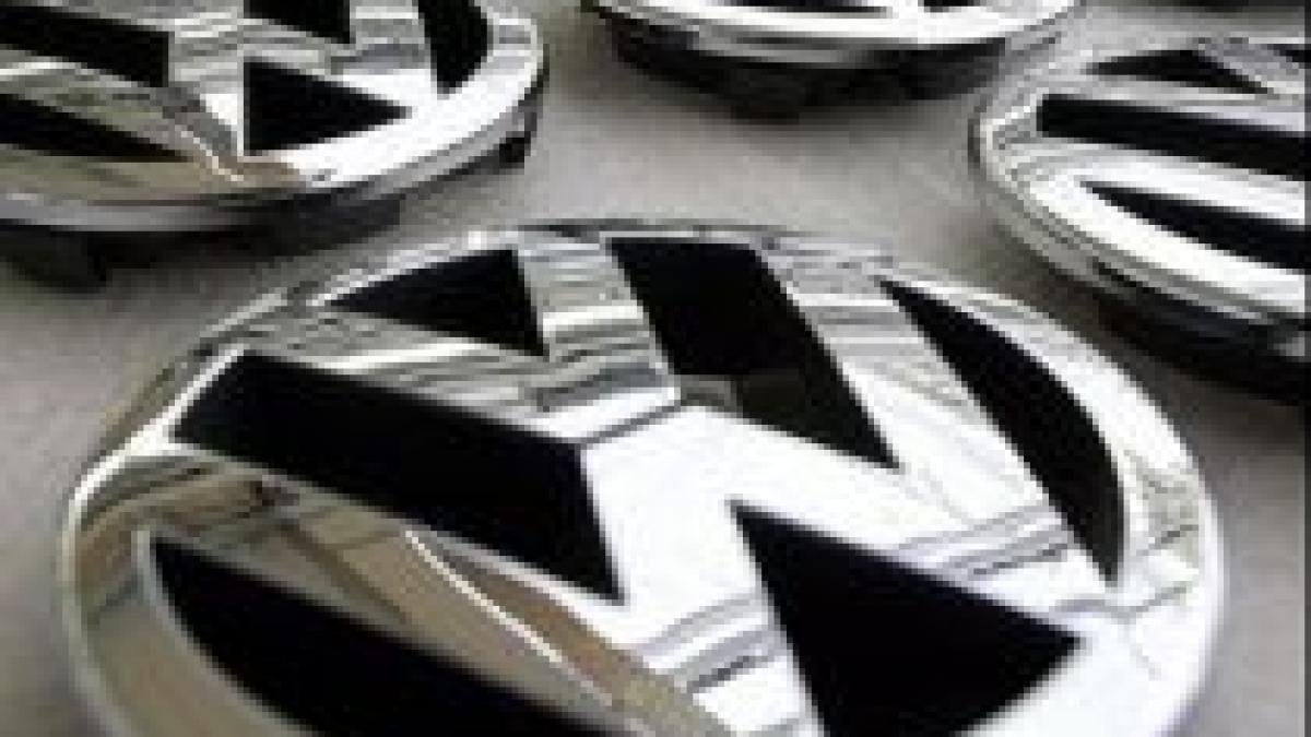 Volkswagen concediază temporar 16.500 de angajaţi, pe fondul crizei financiare
