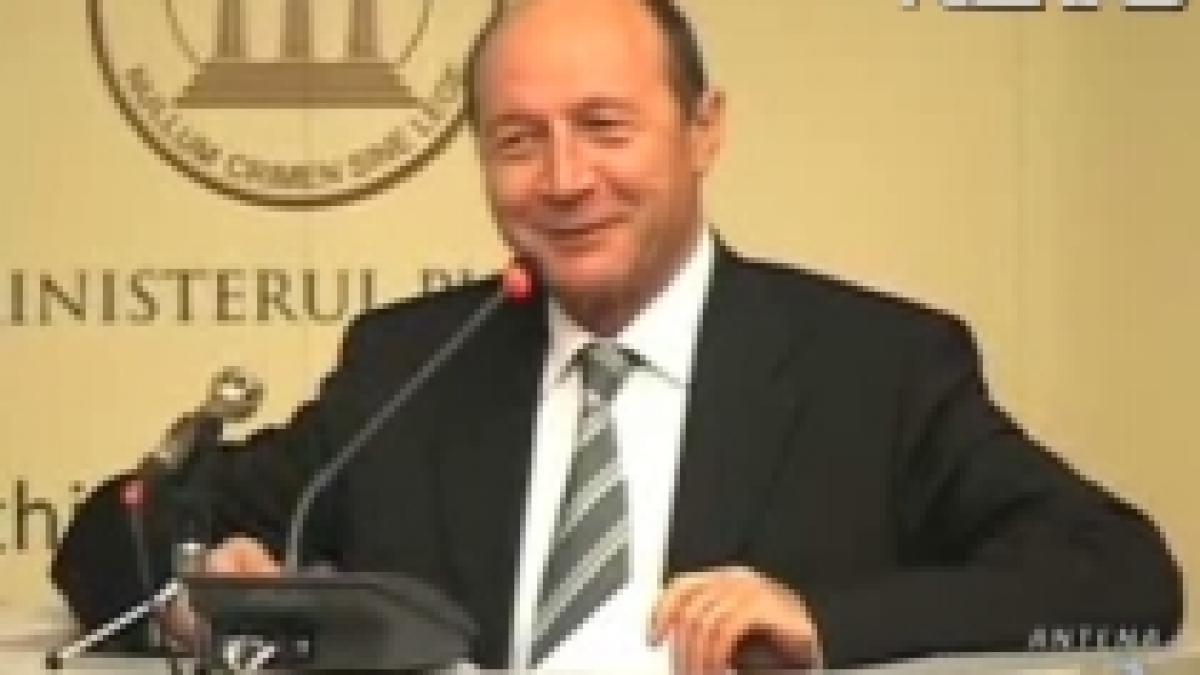 Băsescu, despre înălţimea lui Boc: Ferească Dumnezeu să fii mai scund decât doamna Kovesi (VIDEO)