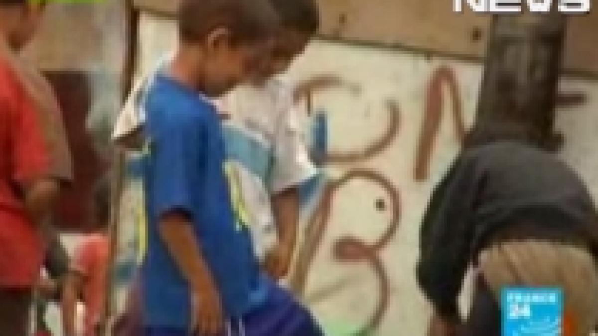 Mai bine dispreţuiţi şi discriminaţi, decât în România. Urmăriţi reportajul France 24 despre etnia romă