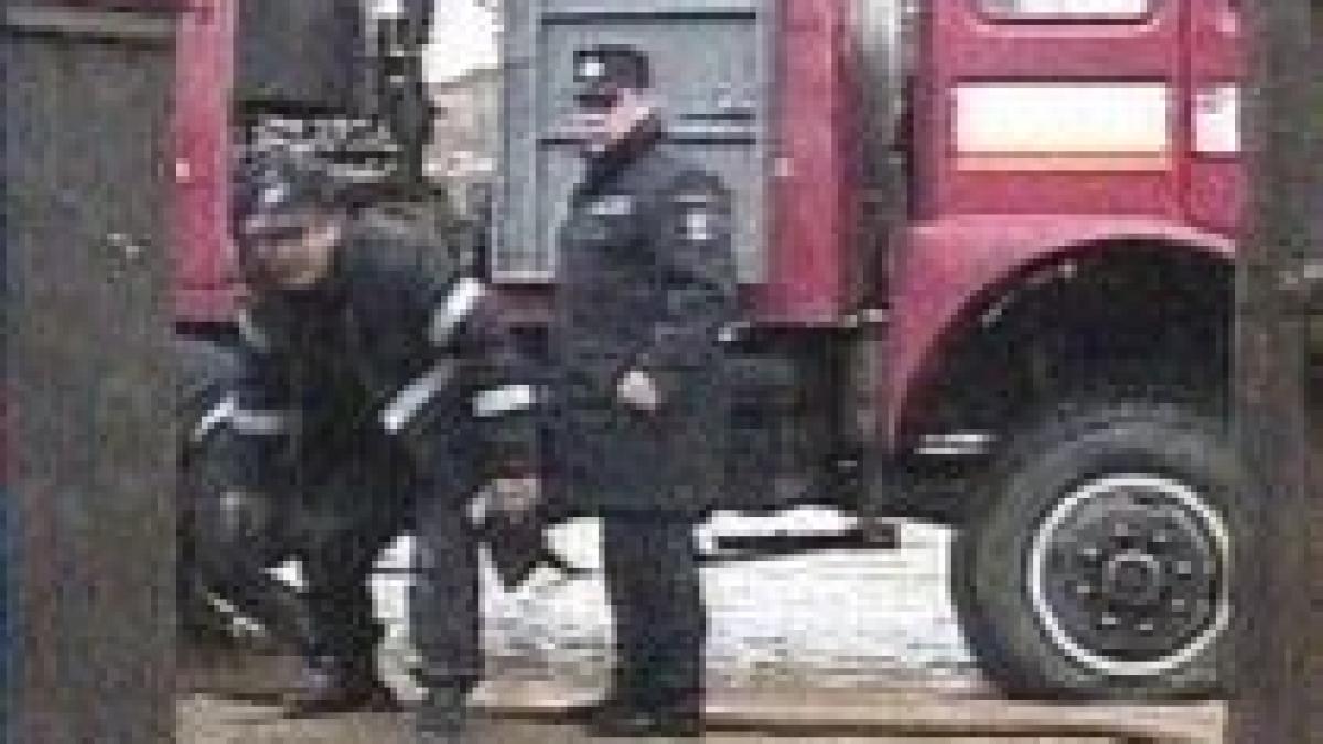 Sinaia. Traficul rutier, blocat din cauza ploilor abundente şi a topirii zăpezii