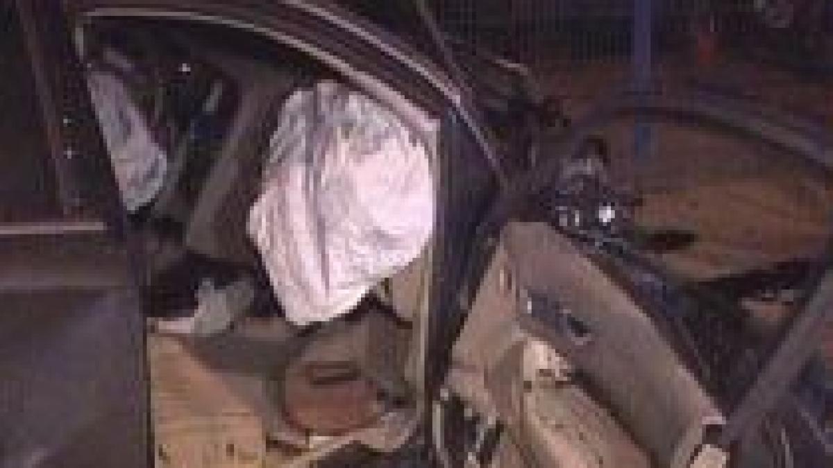 Infotrafic. Un mort şi trei răniţi, în urma unui accident petrecut în Bucureşti