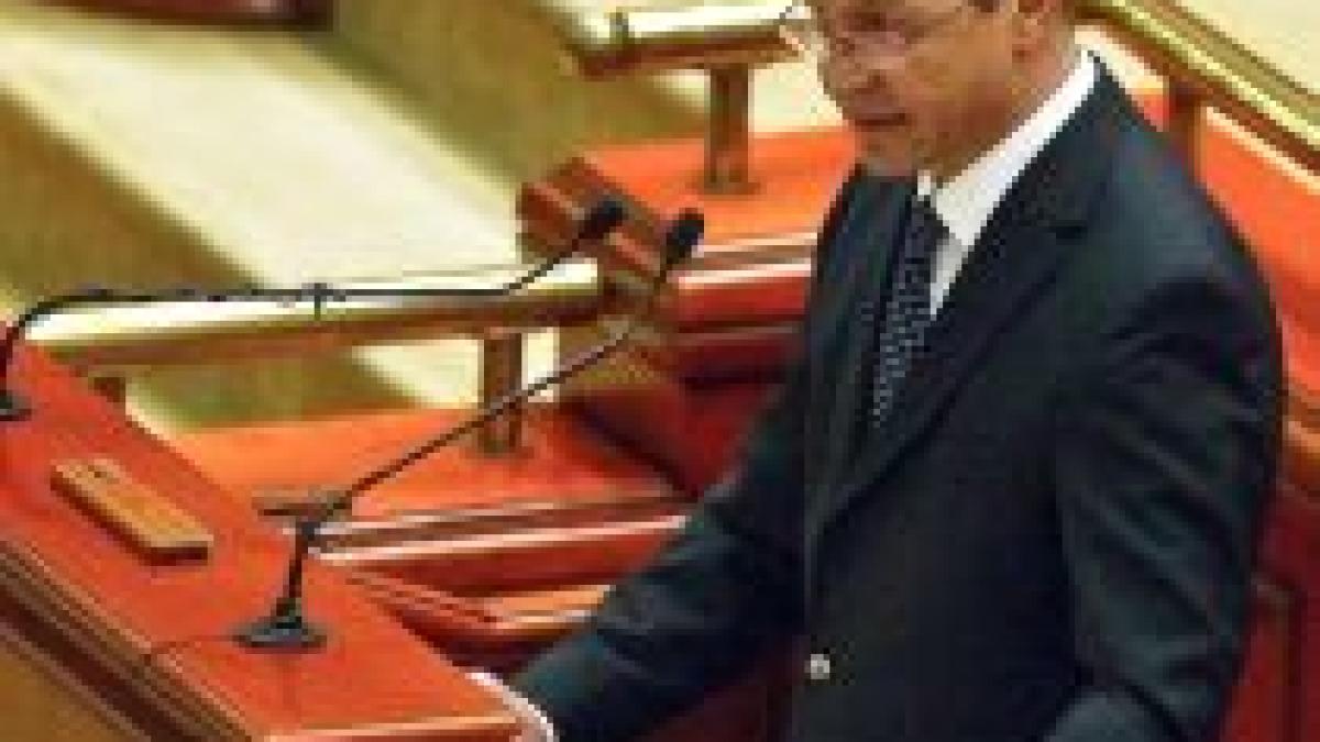 Băsescu: Geoană o să rămână virgin dacă îşi pune "centura de castitate" (VIDEO)
