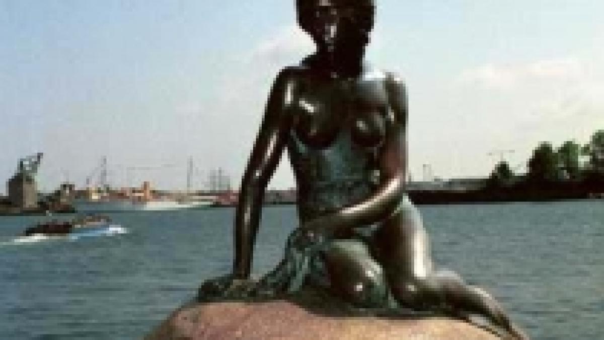 Statuia Mica Sirenă, simbolul oraşului Copenhaga, împrumutată Shanghai-ului
