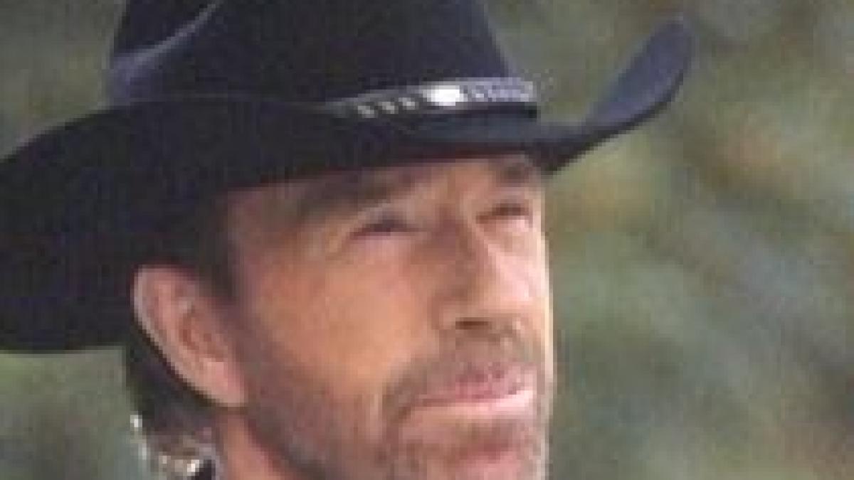 Chuck Norris va candida la preşedinţia statului Texas