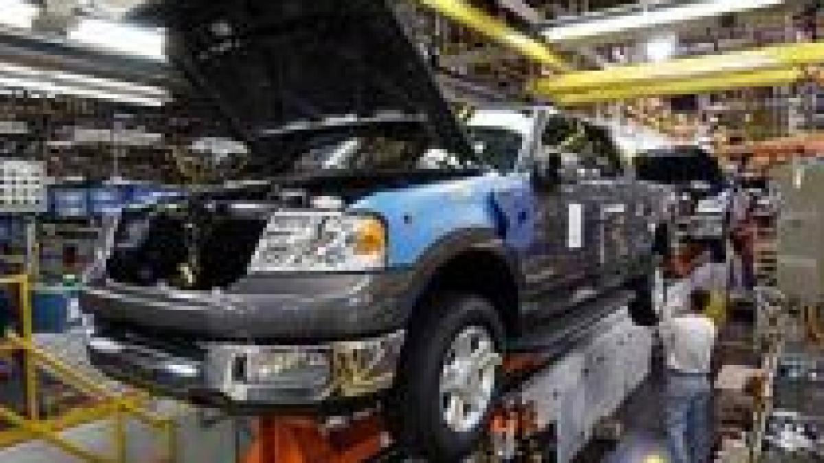 Ford ajunge la un acord cu sindicatul şi taie salariul la 55 dolari pe oră

