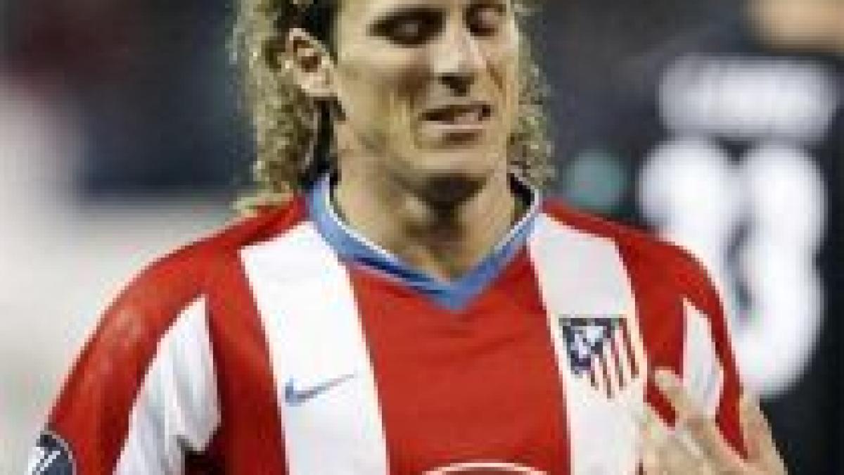 Jucătorii lui Atletico, revoltaţi că antrenorul l-a odihnit pe Diego Forlan în Liga Campionilor