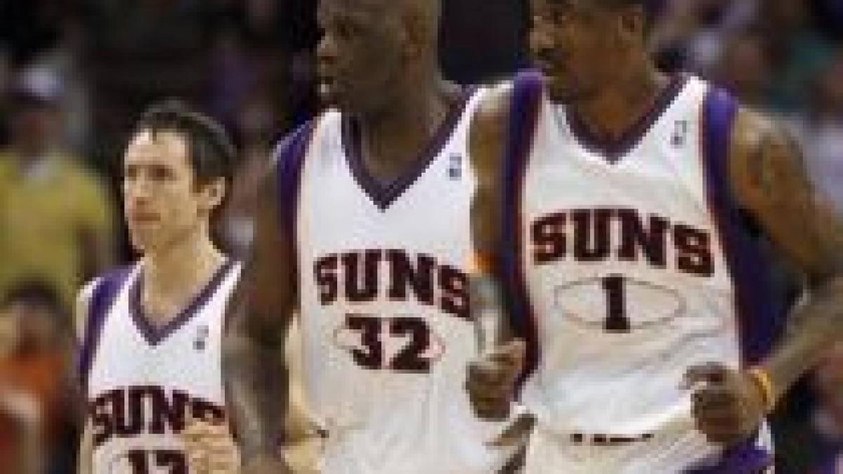 Warriors şi Suns au luat la ţintă coşul şi au stabilit un nou record. Golden State - Phoenix: 130-154 (VIDEO)