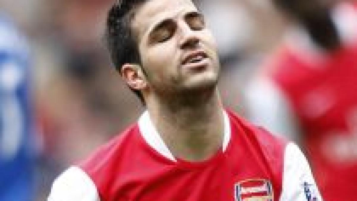 Antrenorul lui Hull City: Cesc Fabregas l-a scuipat pe secundul meu. Nu accept scuze!