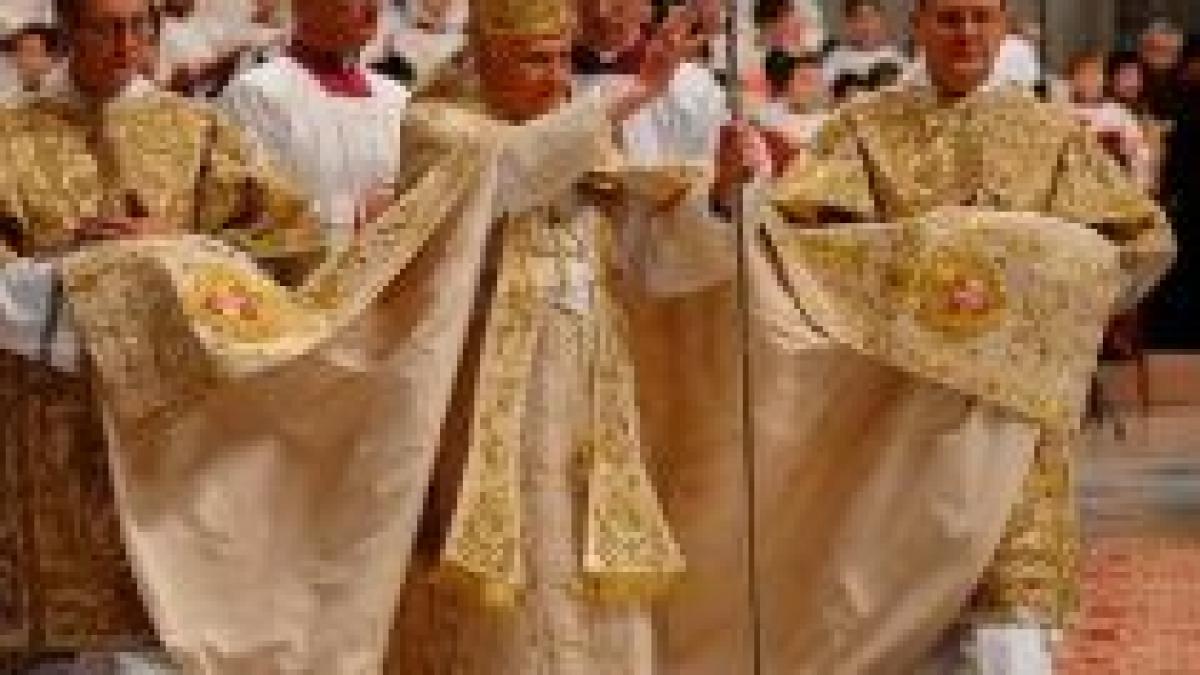 Franţa şi Germania îl ceartă pe Papa Benedict al XVI-lea

