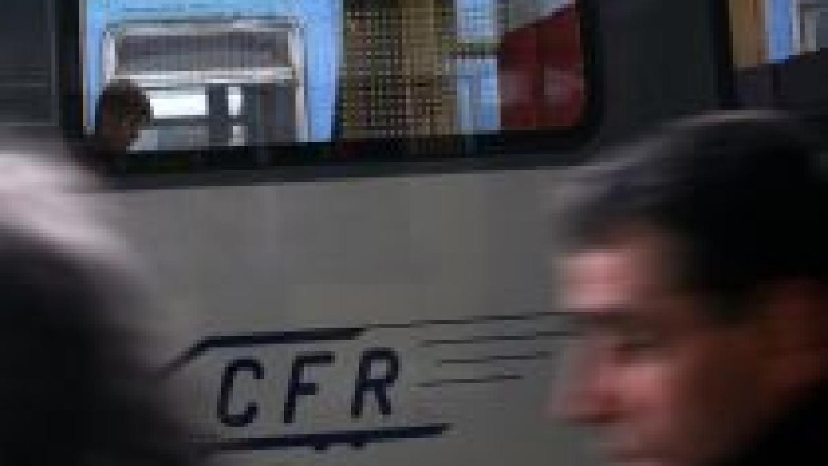 Peste 12.000 de angajaţi CFR ar putea fi concediaţi. Sindicaliştii ameninţă cu greva 