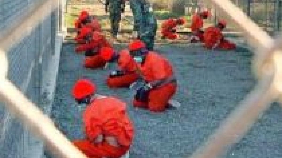 30 de deţinuţi de la Guantanamo au dat în judecată administraţia Obama