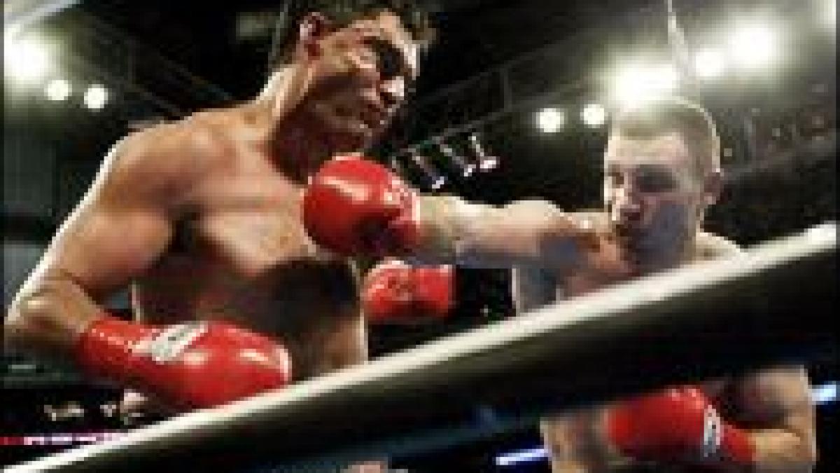 Colosul Vitali Klitschko îşi păstrează centura la categoria grea. L-a făcut KO pe Juan Carlos Gomez(VIDEO)