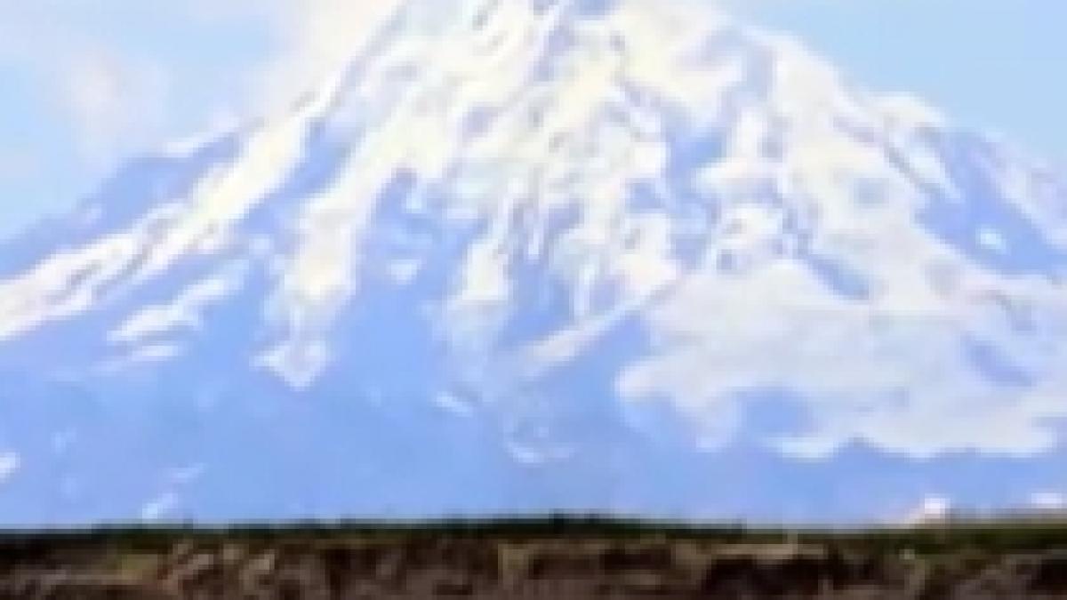 Alaska. Vulcanul Redoubt a început să erupă, duminică seară