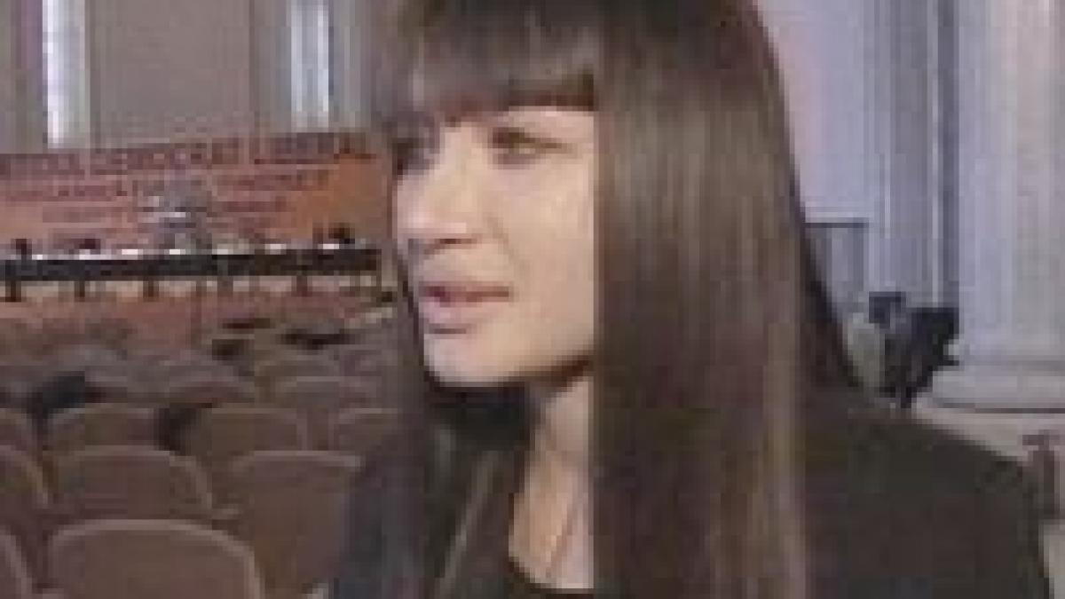 Unde-s două Elene, puterea creşte! Fiica preşedintelui, susţinută de Udrea la europarlamentare