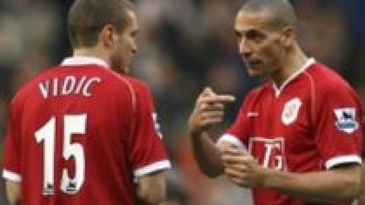 Rio Ferdinand: Feriţi-vă de Vidic. E cel mai constant jucător de la Manchester United