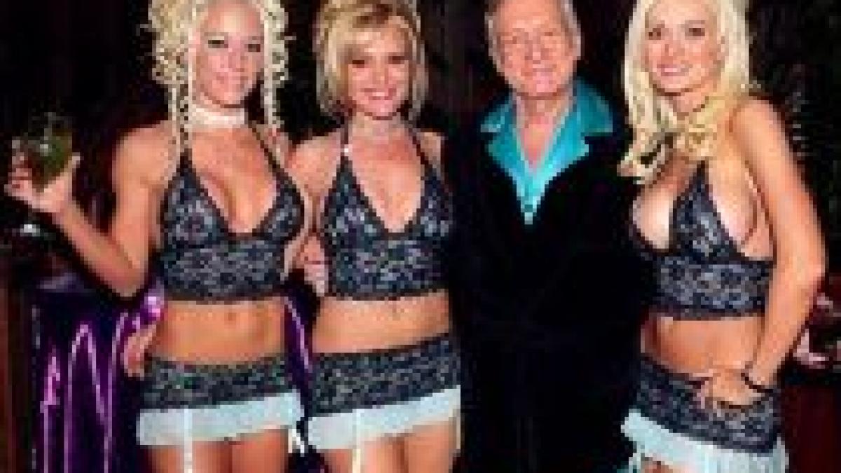 Hugh Hefner scoate la vânzare casa de lângă Playboy Mansion, pentru 28 milioane de dolari