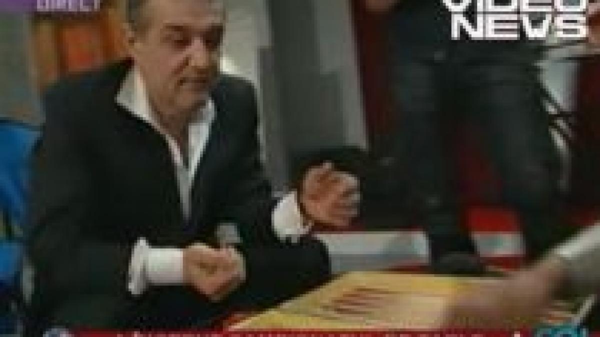 Gigi Becali a jucat table în direct la Antena 2 şi a devenit campion ZUprem (VIDEO)