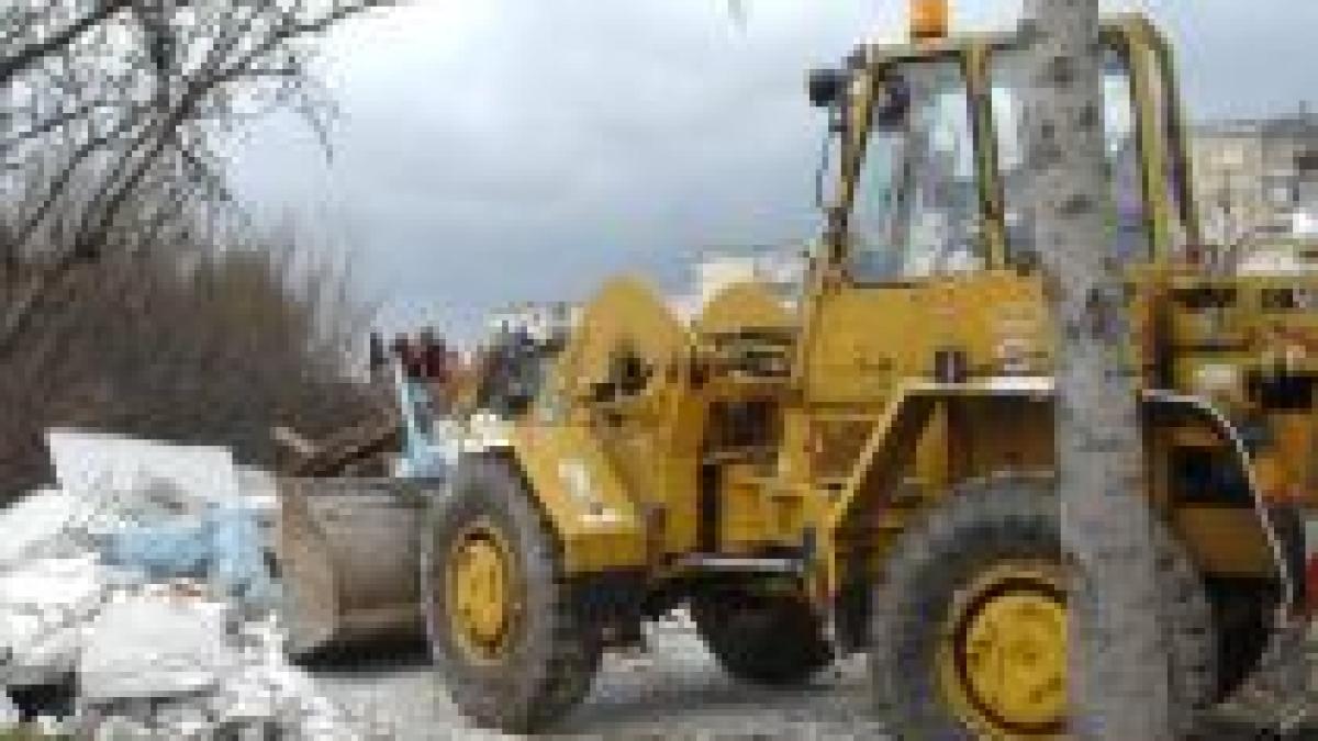 Constructorii îşi fac bancă pentru a scăpa de problemele de creditare