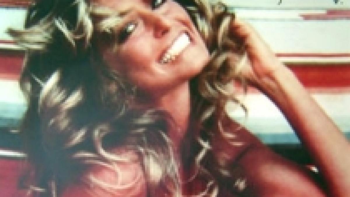 Actriţa Farrah Fawcett a fost spitalizată, după ce cancerul de care suferea a recidivat